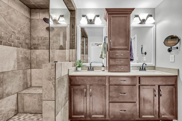 2581 Alex Overlook Way, Clarksville, TN 37043