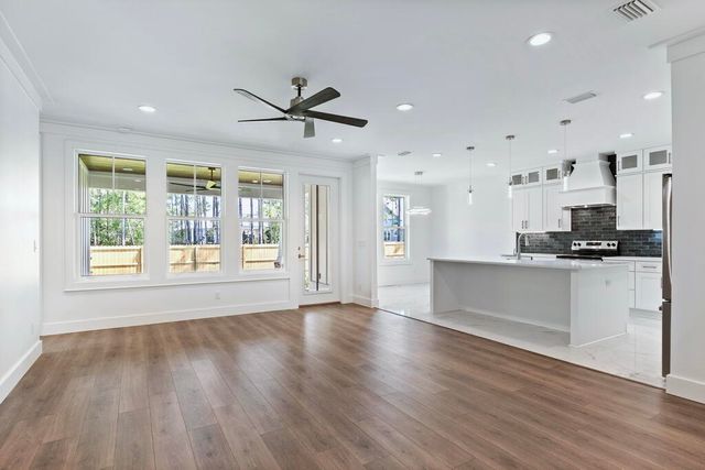 100 W Grizzly Street, Freeport, FL 32439