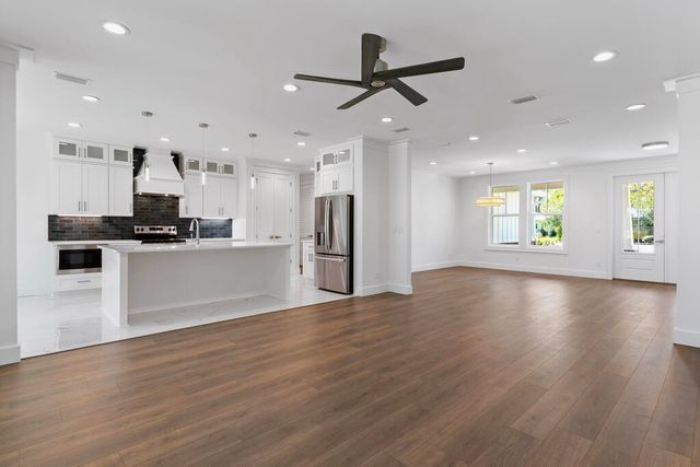 100 W Grizzly Street, Freeport, FL 32439