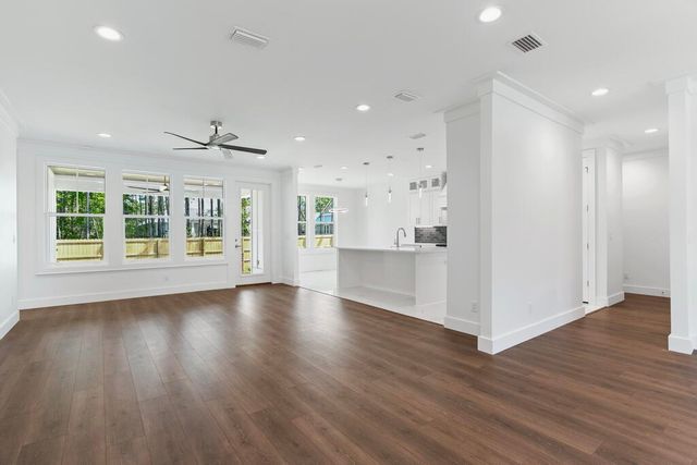 100 W Grizzly Street, Freeport, FL 32439