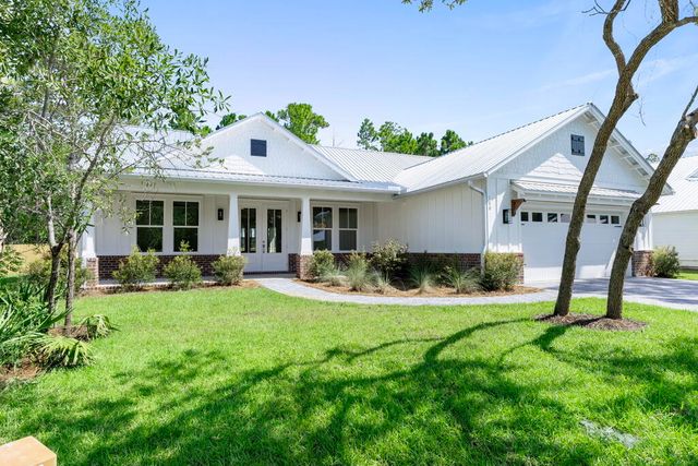 100 W Grizzly Street, Freeport, FL 32439