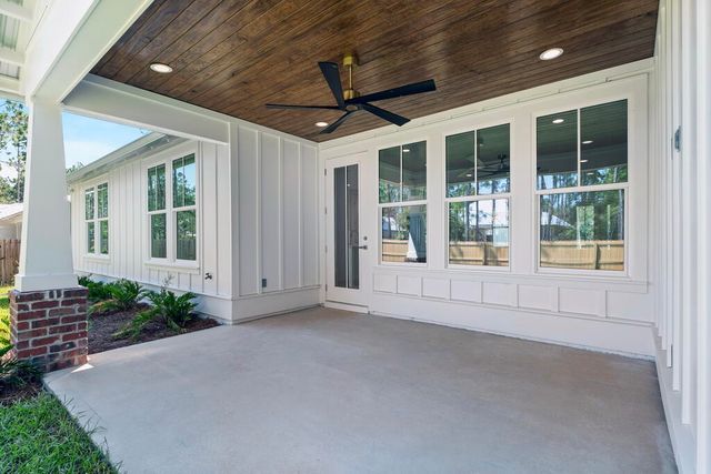 100 W Grizzly Street, Freeport, FL 32439