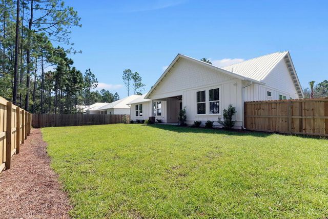 100 W Grizzly Street, Freeport, FL 32439