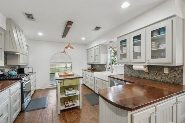 1405 Carriage Lane, Garland, TX 75043