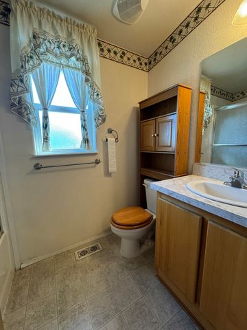 4200 Summers Lane UNIT 73, Klamath Falls, OR 97603