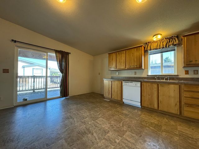 4200 Summers Lane UNIT 73, Klamath Falls, OR 97603
