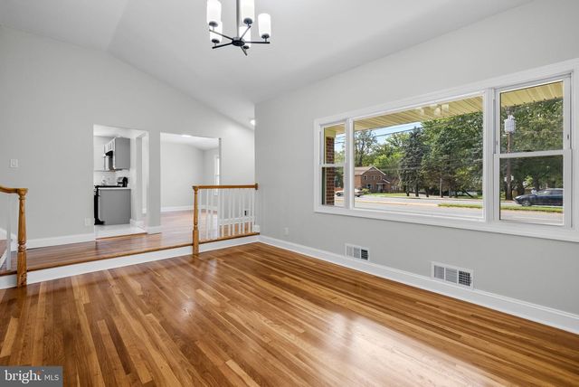 705 UNIVERSITY BLVD W, Silver Spring, MD 20901