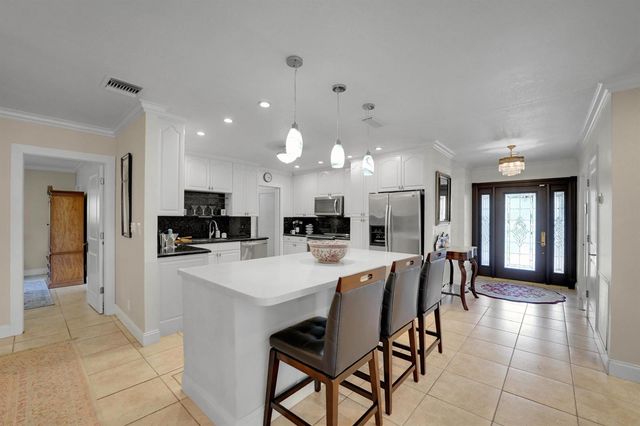 1019 E Cypress Drive, Pompano Beach, FL 33069