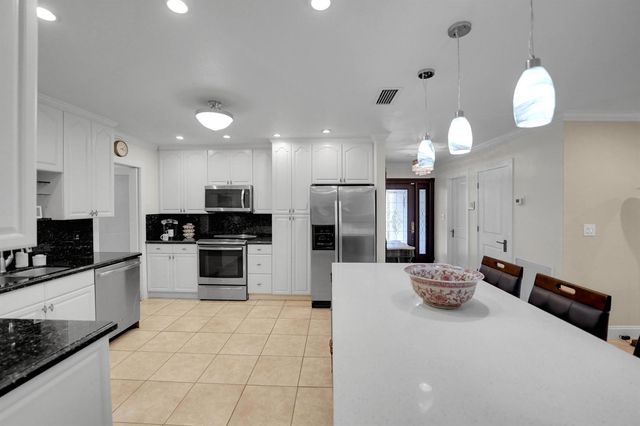 1019 E Cypress Drive, Pompano Beach, FL 33069