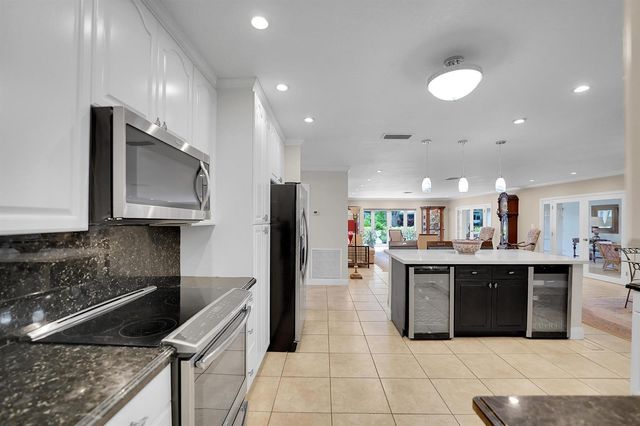 1019 E Cypress Drive, Pompano Beach, FL 33069