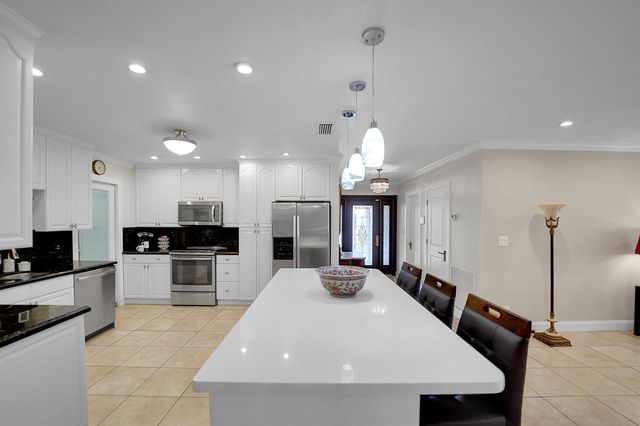 1019 E Cypress Drive, Pompano Beach, FL 33069