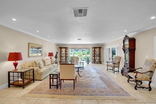 1019 E Cypress Drive, Pompano Beach, FL 33069