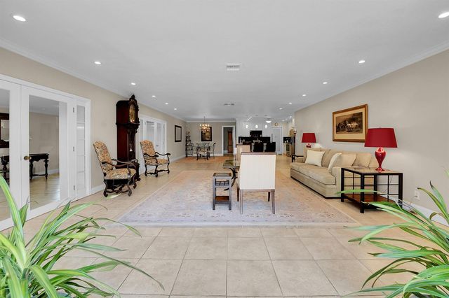 1019 E Cypress Drive, Pompano Beach, FL 33069