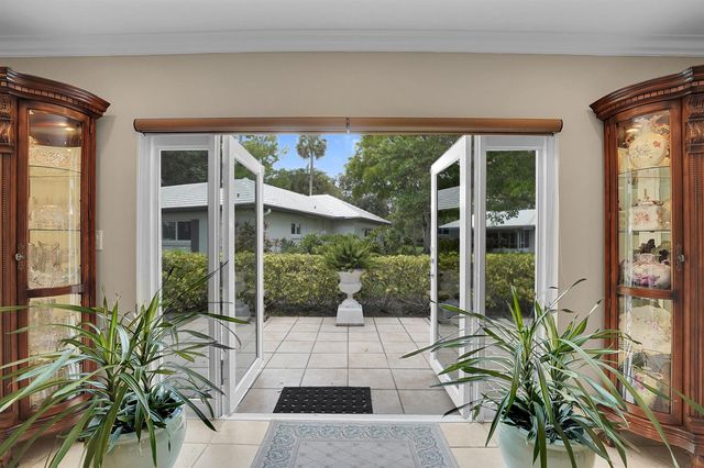 1019 E Cypress Drive, Pompano Beach, FL 33069