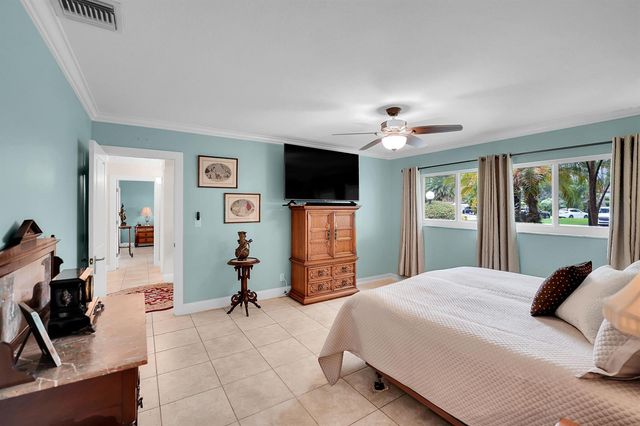 1019 E Cypress Drive, Pompano Beach, FL 33069