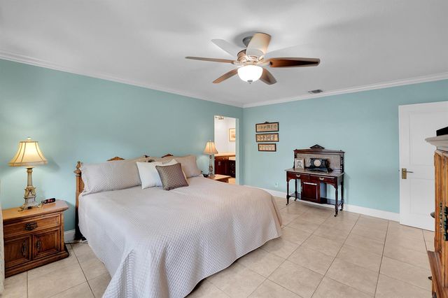 1019 E Cypress Drive, Pompano Beach, FL 33069