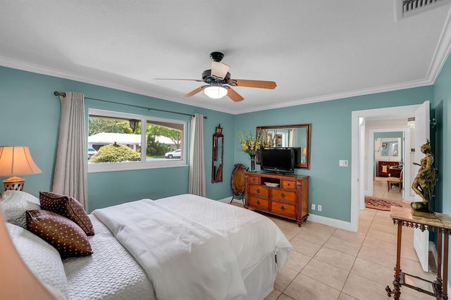 1019 E Cypress Drive, Pompano Beach, FL 33069