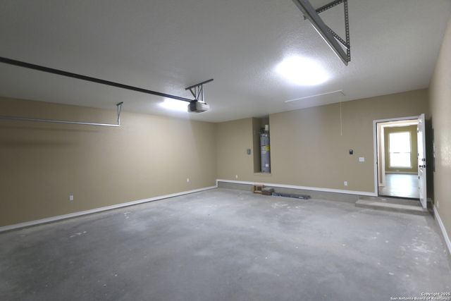 819 Shady Grove Lane, Adkins, TX 78101