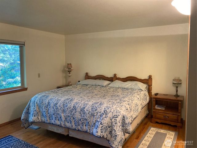 21 N Beaver Place N, Hoodsport, WA 98548