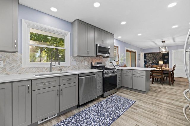 4512 Pennington LANE, Mount Pleasant, WI 53403