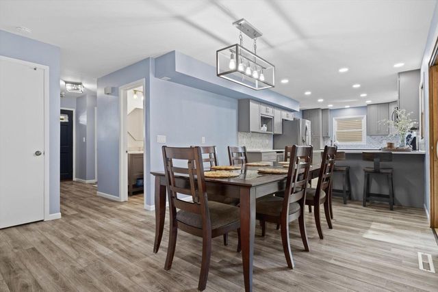 4512 Pennington LANE, Mount Pleasant, WI 53403