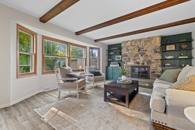 4512 Pennington LANE, Mount Pleasant, WI 53403