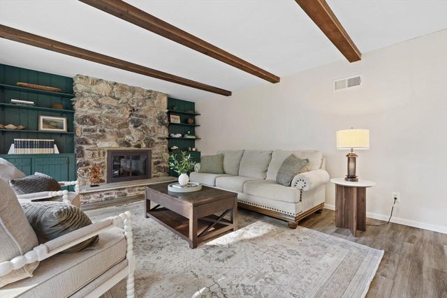 4512 Pennington LANE, Mount Pleasant, WI 53403