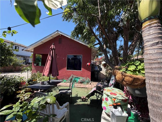 2023 E 76th, Los Angeles, CA 90001