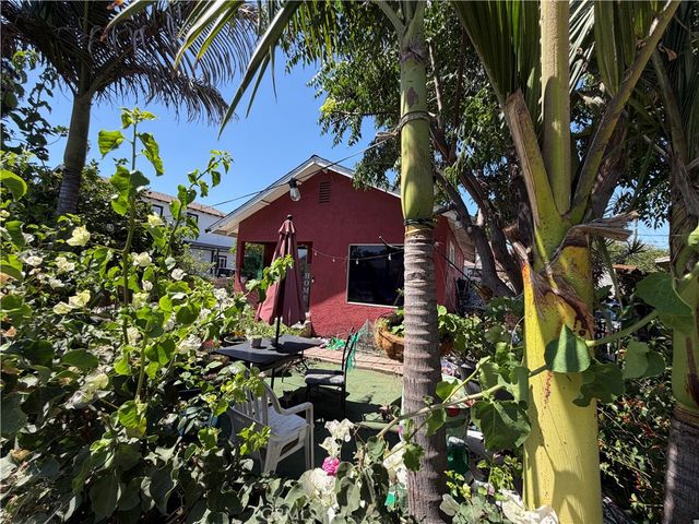2023 E 76th, Los Angeles, CA 90001