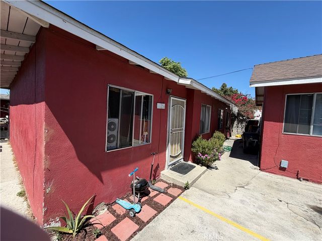 2023 E 76th, Los Angeles, CA 90001