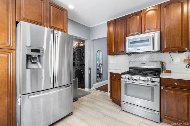 126 Rutland Avenue, Rockville Centre, NY 11570