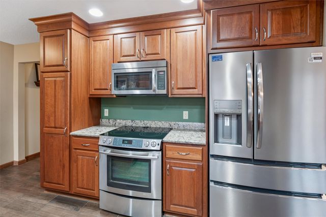 4900 Dakota Drive, West Des Moines, IA 50265