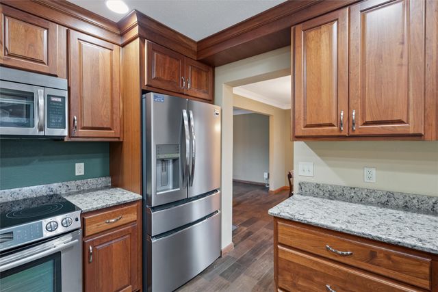 4900 Dakota Drive, West Des Moines, IA 50265