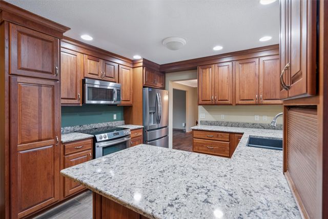 4900 Dakota Drive, West Des Moines, IA 50265