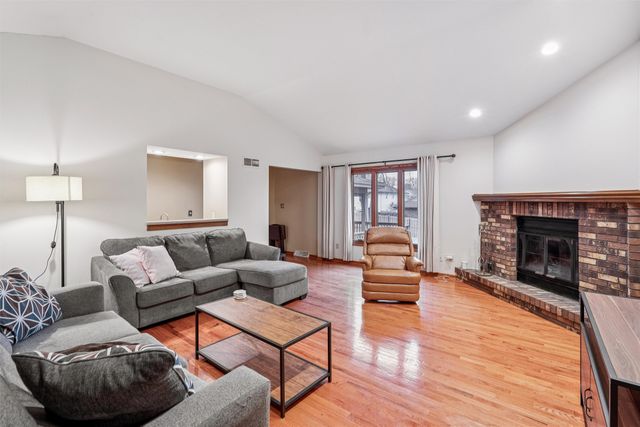 4900 Dakota Drive, West Des Moines, IA 50265