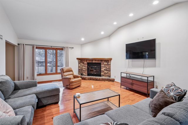 4900 Dakota Drive, West Des Moines, IA 50265