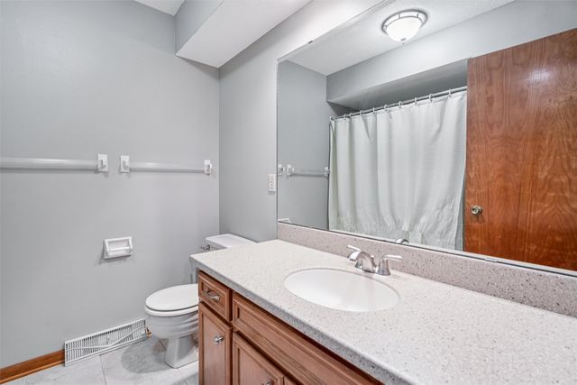 4900 Dakota Drive, West Des Moines, IA 50265