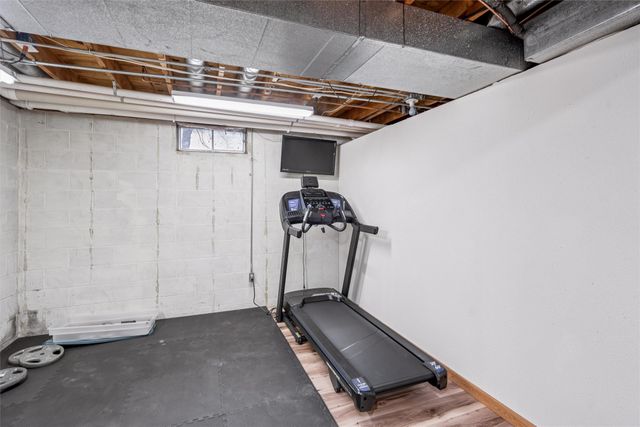 4900 Dakota Drive, West Des Moines, IA 50265