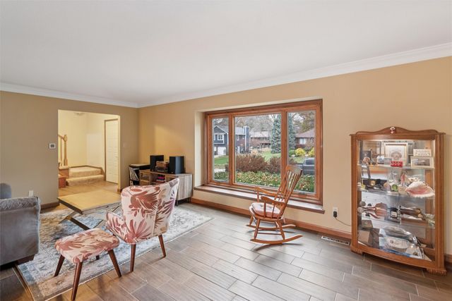 4900 Dakota Drive, West Des Moines, IA 50265