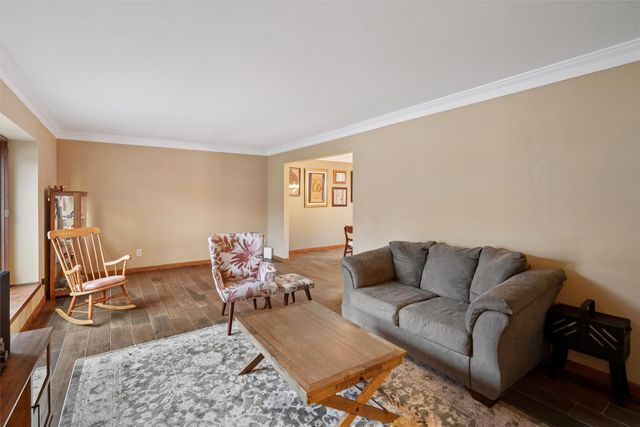 4900 Dakota Drive, West Des Moines, IA 50265