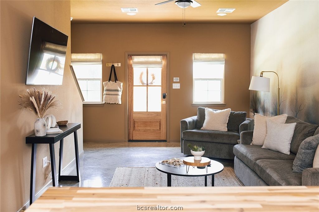 302 West 31st Street 601, Bryan, TX 77803 — photo 3