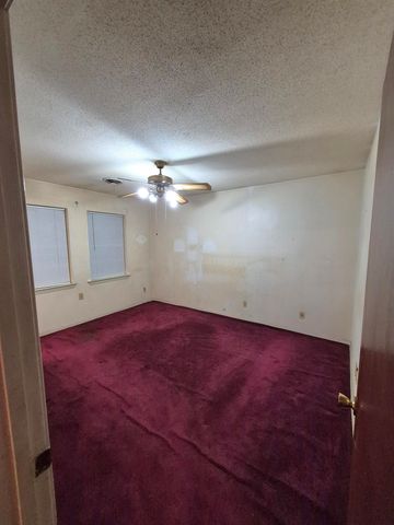 265 E SHELBY DR, Memphis, TN 38109