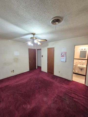 265 E SHELBY DR, Memphis, TN 38109