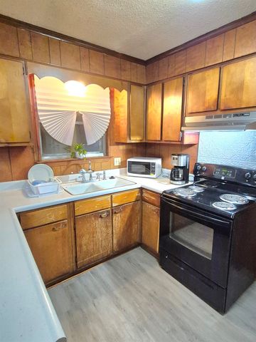 265 E SHELBY DR, Memphis, TN 38109