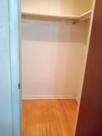 265 E SHELBY DR, Memphis, TN 38109