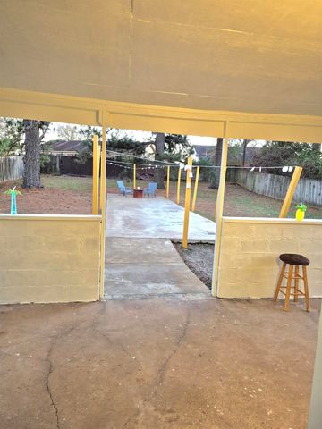 265 E SHELBY DR, Memphis, TN 38109