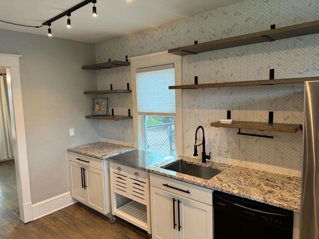 719 S MEMORIAL DRIVE, Appleton, WI 54911