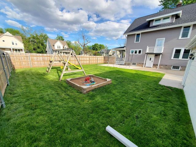 719 S MEMORIAL DRIVE, Appleton, WI 54911