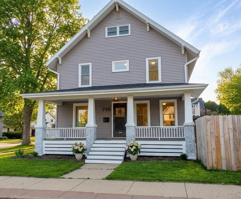 719 S MEMORIAL DRIVE, Appleton, WI 54911