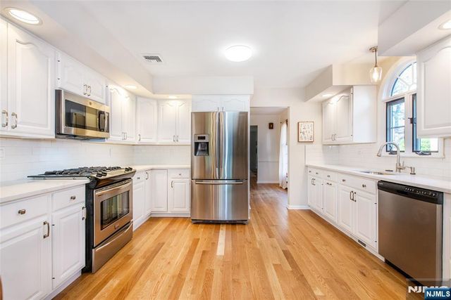 165 W Passaic Avenue, Rutherford, NJ 07070